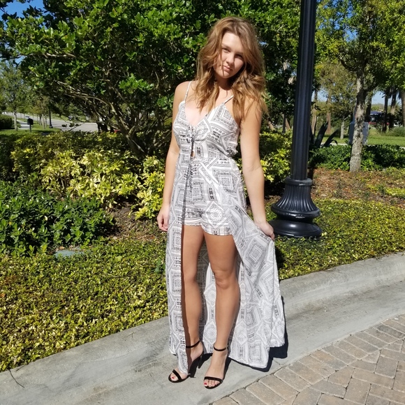 Black & White Print Romper  Maxi - Picture 2 of 6